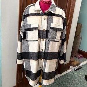 Maurice’s  coat  jacket  shirt, jacket   plaid  black white cream shirt tail hem